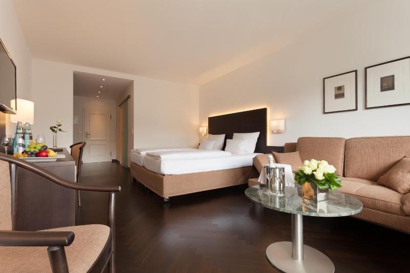 Superior Double Room image 4