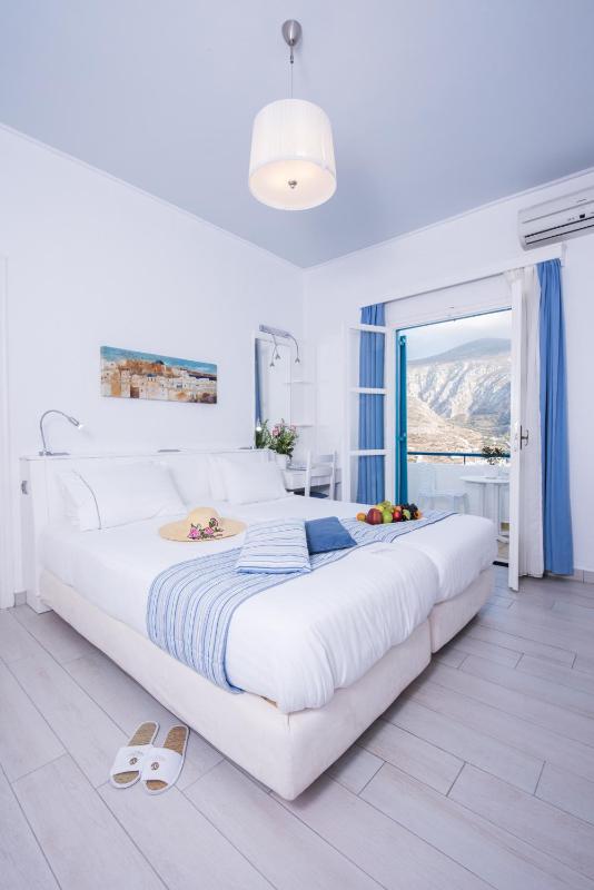 Family Suite with Sea View image 3