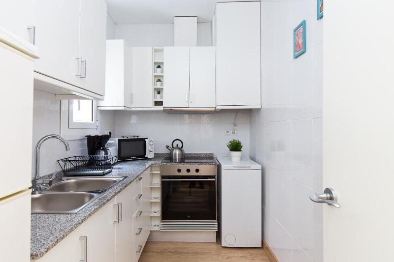 Lovely and Convenient Sagrada Familia Apartment - image 8