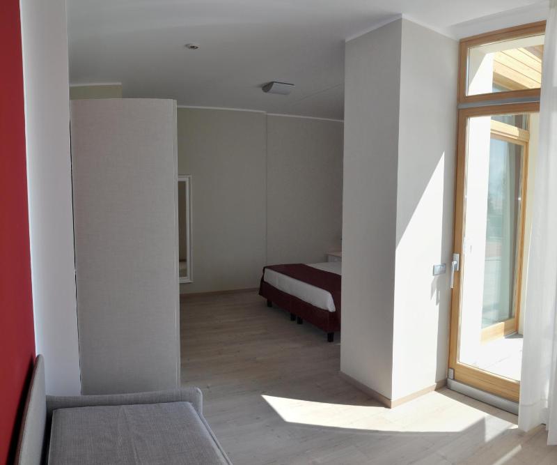 Family Room with Lateral Lake View  (2 Adults + 2 Children) image 4