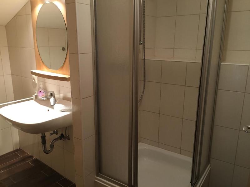 Quadruple Room with Private Bathroom image 2