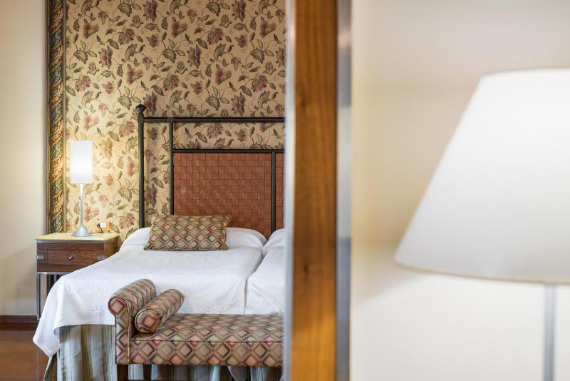  Double Room image 3