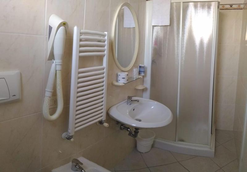 Triple Room with Garden View image 2