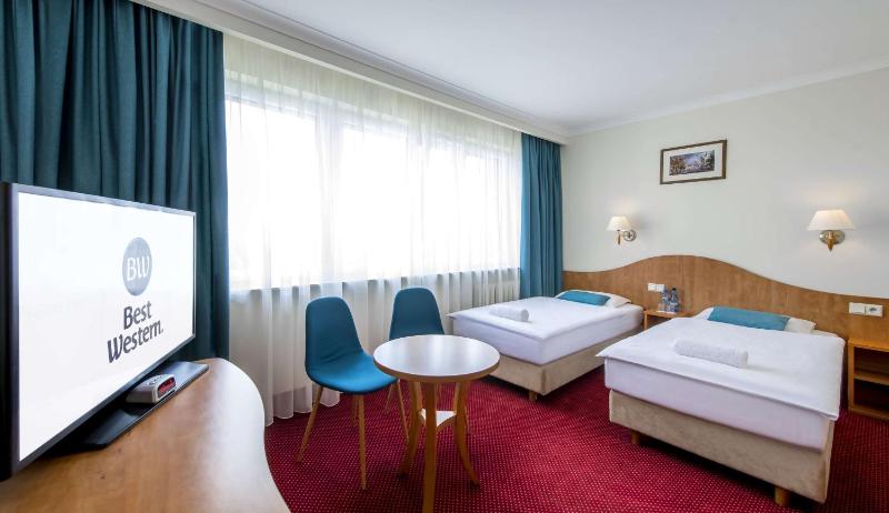Luxury Twin Room image 4
