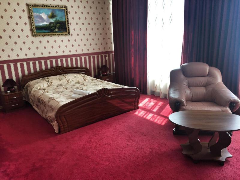 Large Double Room image 4