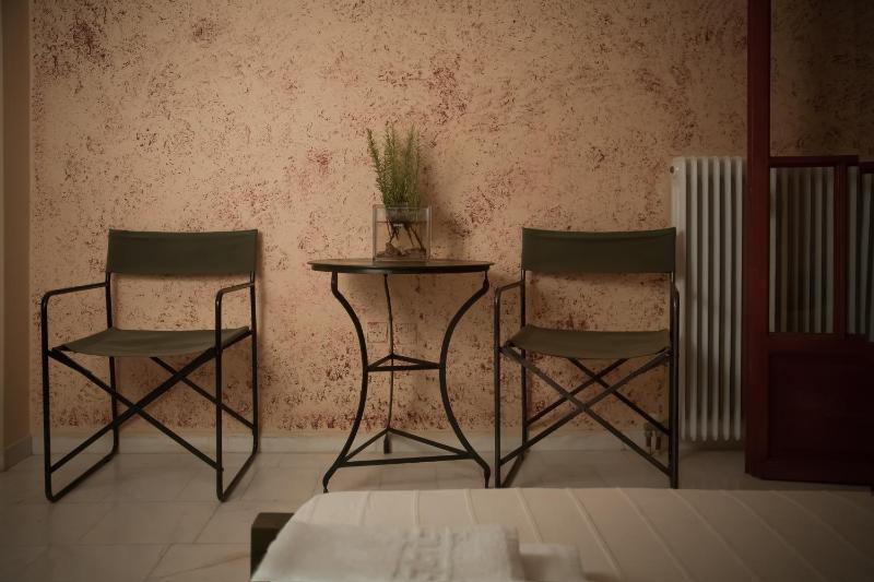 Studio with Garden View image 1