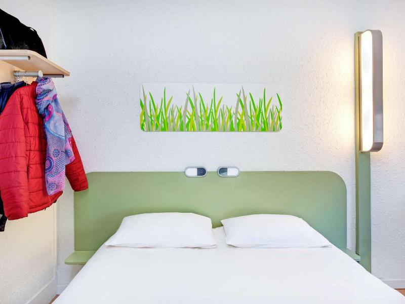 Double Room image 3