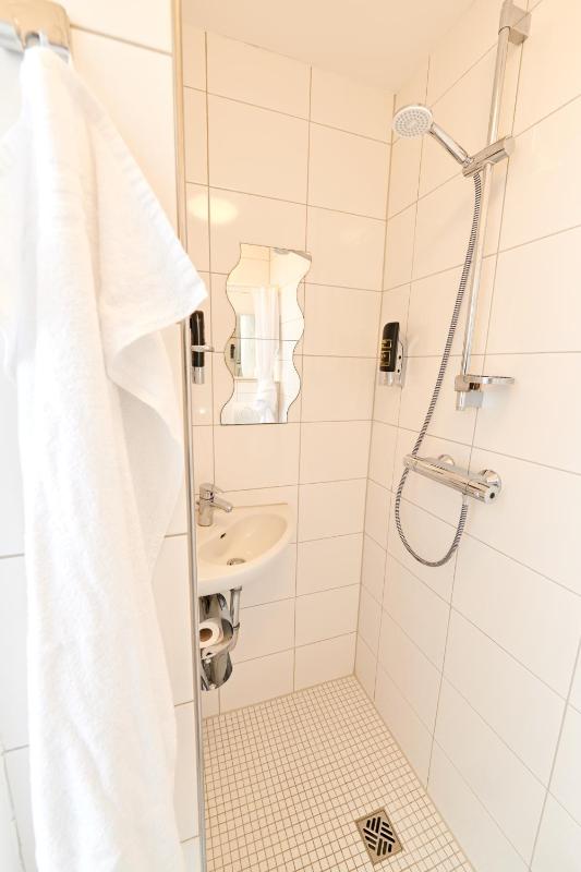 Apartment (1 Adult) image 1