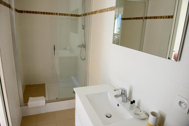 Apartment with Balcony image 3
