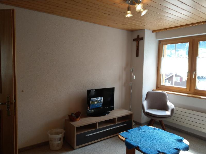 Studio (5 Adults) image 1