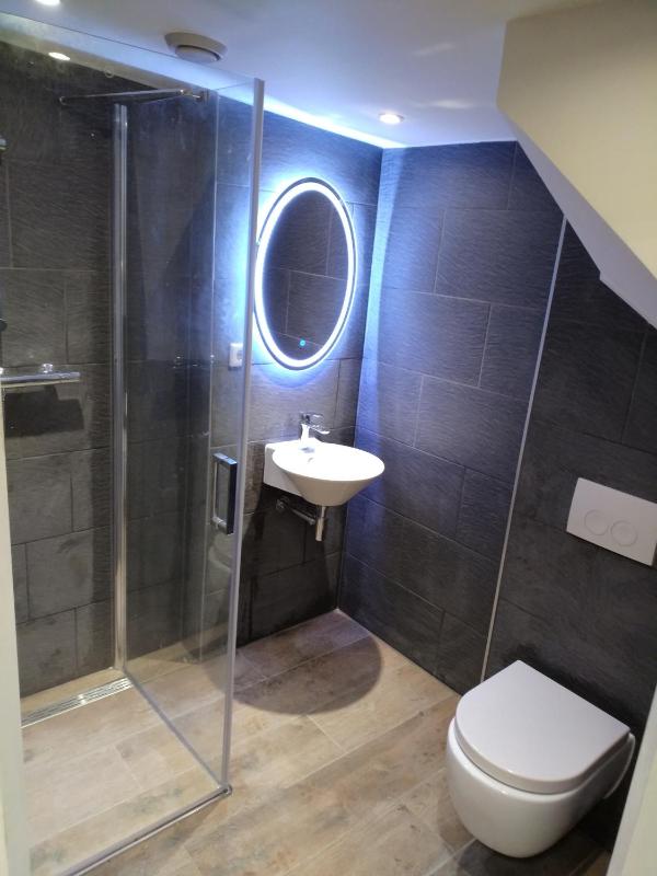 Classic Double or Twin Room image 4