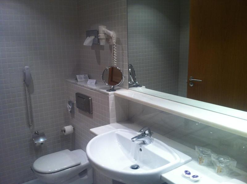 Standard Double Room (2 Adults + 1 Child) image 4