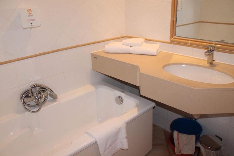 Studio (2 Adults + 2 Children) image 3