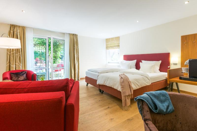 Superior Double Room image 3