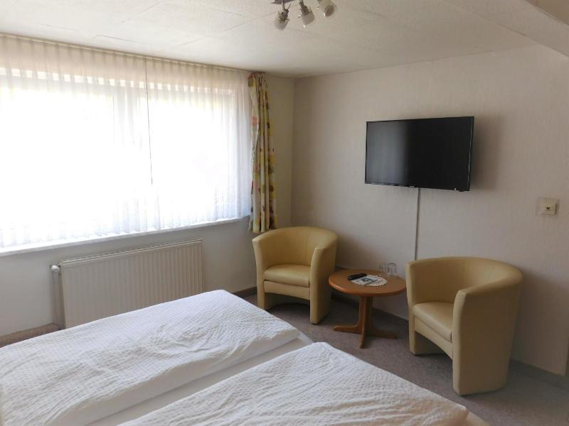 Double Room image 3
