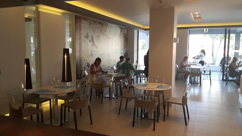 Cosmopolitan Hotel - image 19