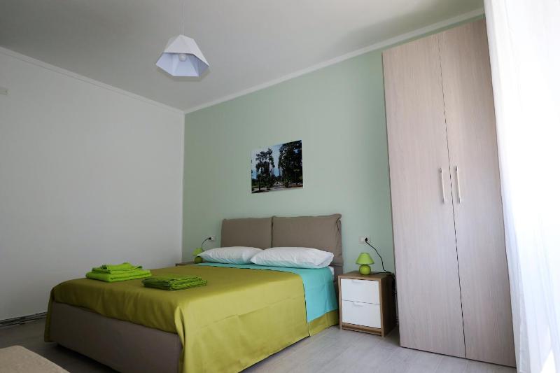 Triple Room with Private Bathroom image 2