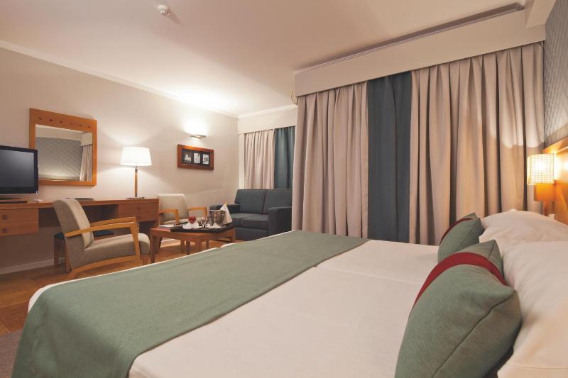 Suite with Sea View image 2