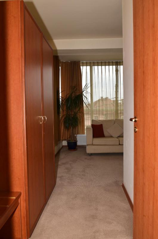 Deluxe Family Suite image 2