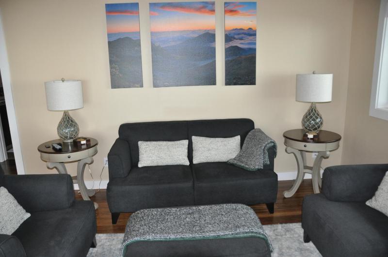 Two-Bedroom House image 4