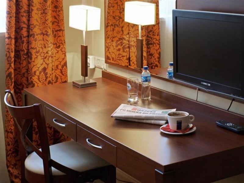 Triple Room with Balcony image 3