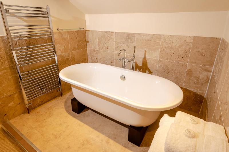 Deluxe Double Room image 4