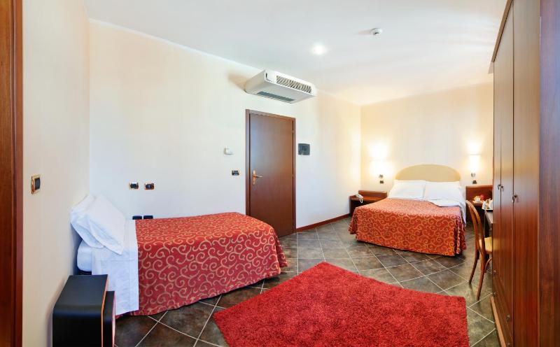 Triple Room image 4