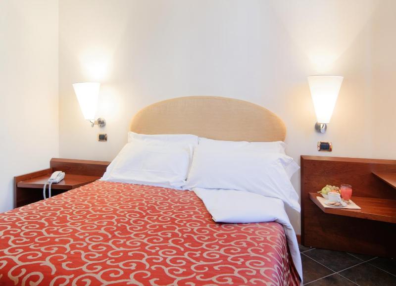 Double Room image 2