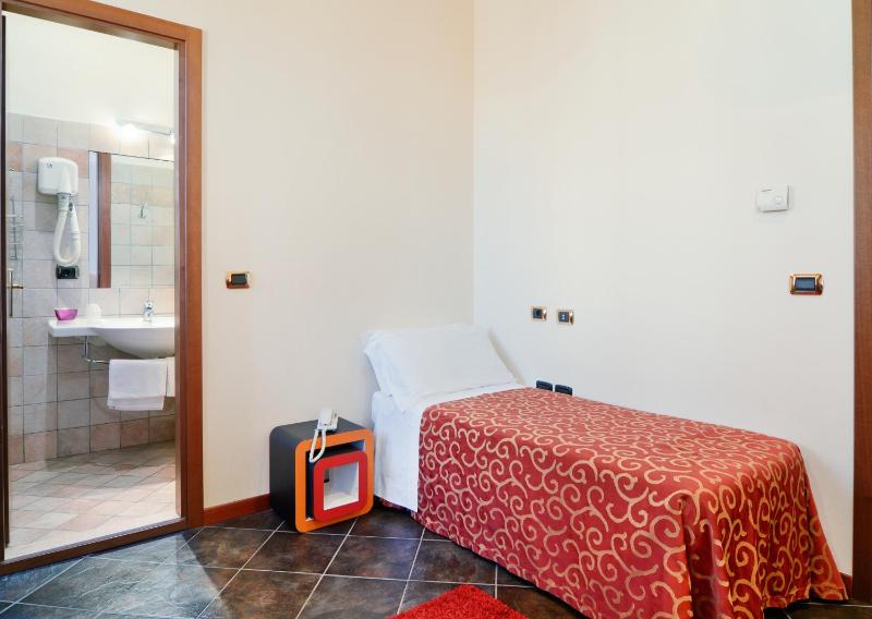 Triple Room image 3