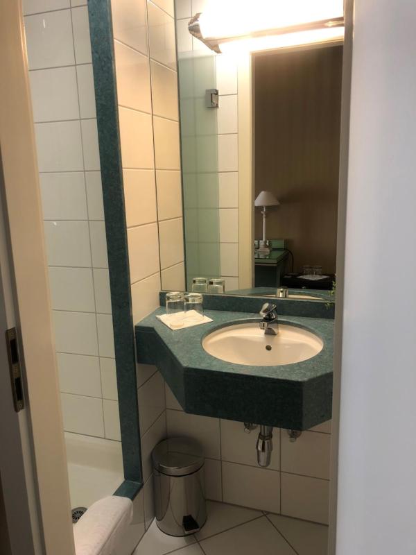 Standard Room image 3