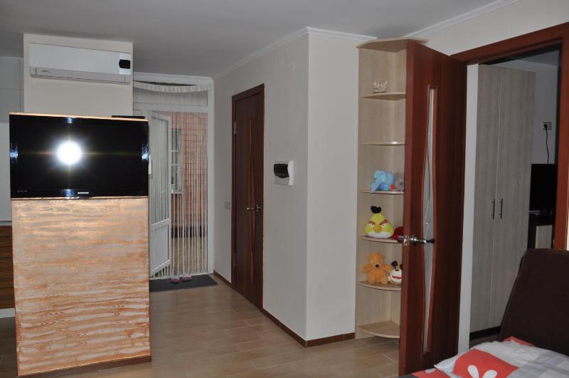 Superior Family Room image 2