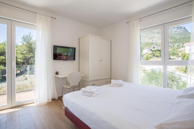 Villa Blanka in Bol for 12 ppl - image 18