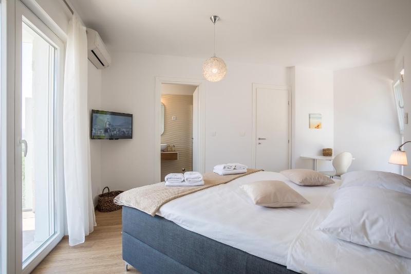 Villa Blanka in Bol for 12 ppl - image 40