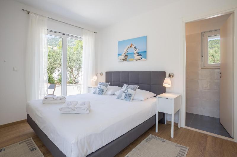 Villa Blanka in Bol for 12 ppl - image 17
