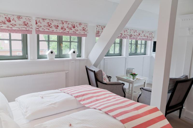 Single Room image 4