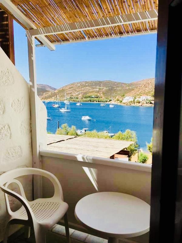Double Room with Balcony and Sea View image 1