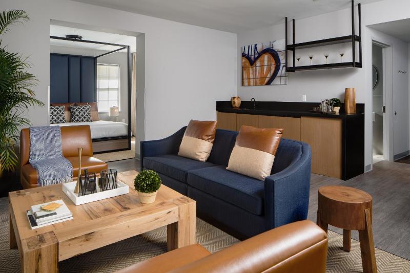 Superior Suite image 4
