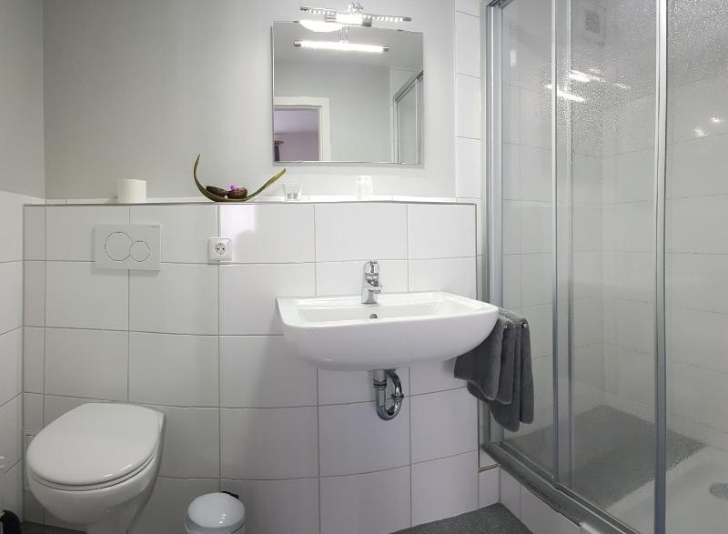 Single Room with Private Bathroom image 4