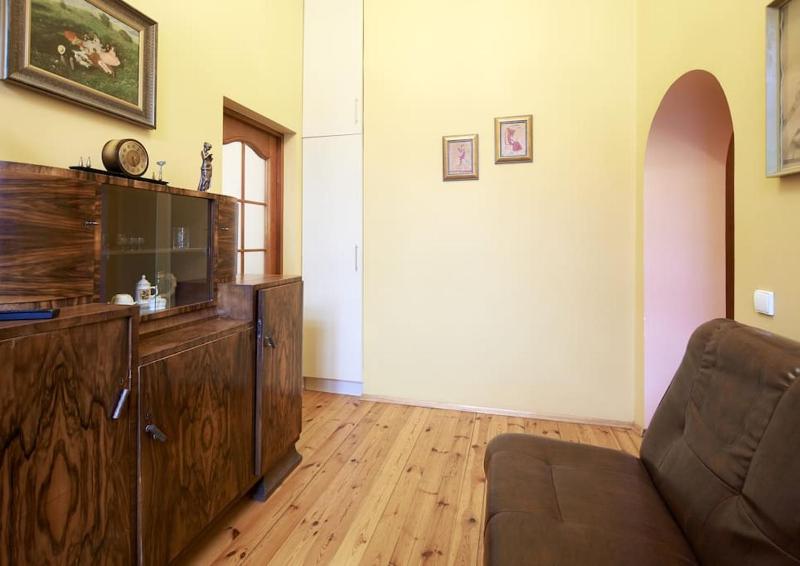 Cozy Apartment in Gothic style house in the Heart of the Old Town - image 13