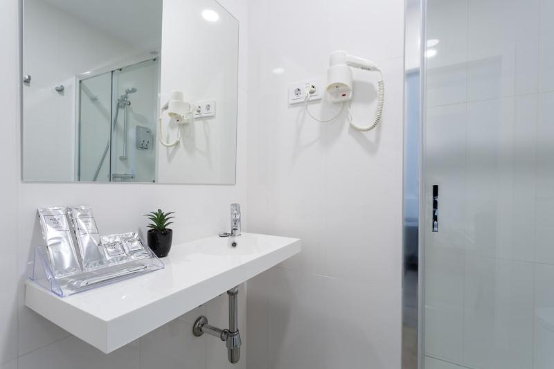 Deluxe Double Room image 2