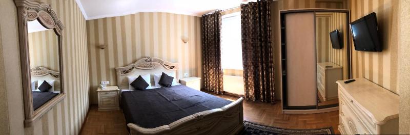 One-Bedroom Apartment image 2