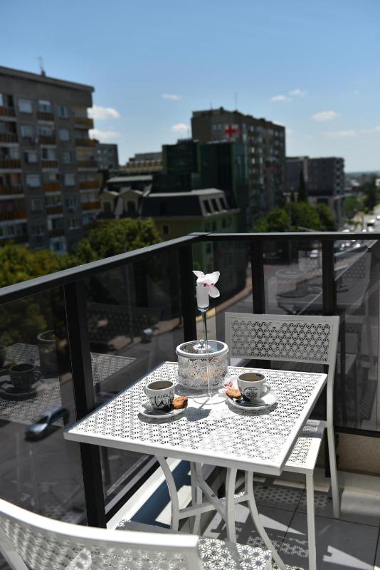 Twin Room with Balcony image 3