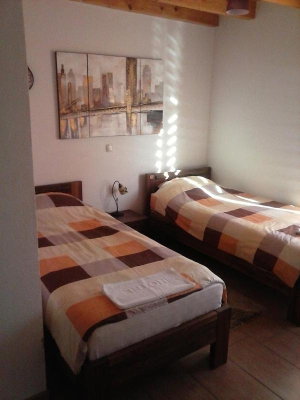 Standard Twin Room image 1