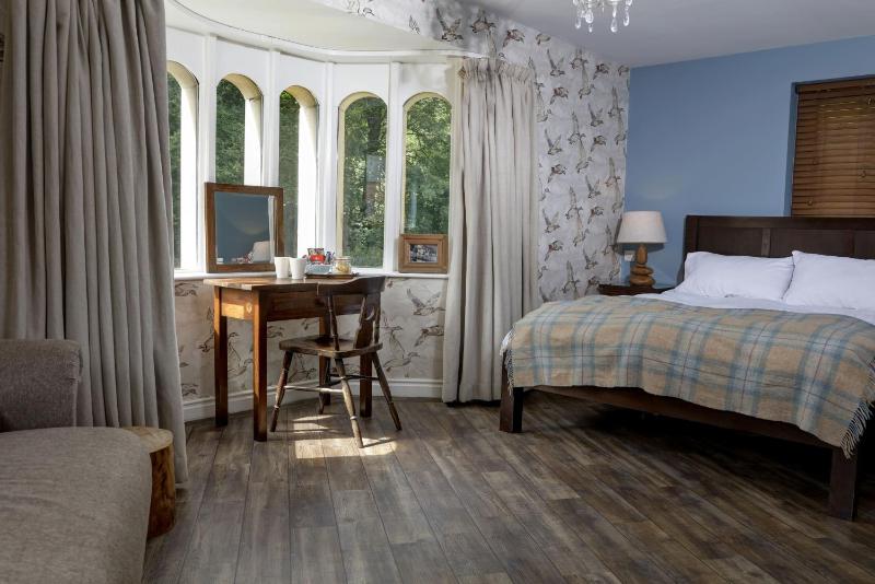 Deluxe Double Room with River View image 4