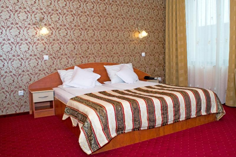 Double Room image 1
