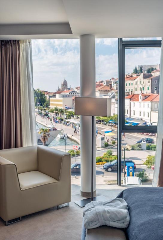 Junior Suite with Sea View image 4