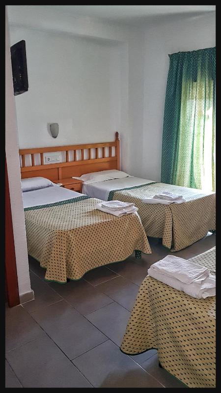 Quadruple Room image 1