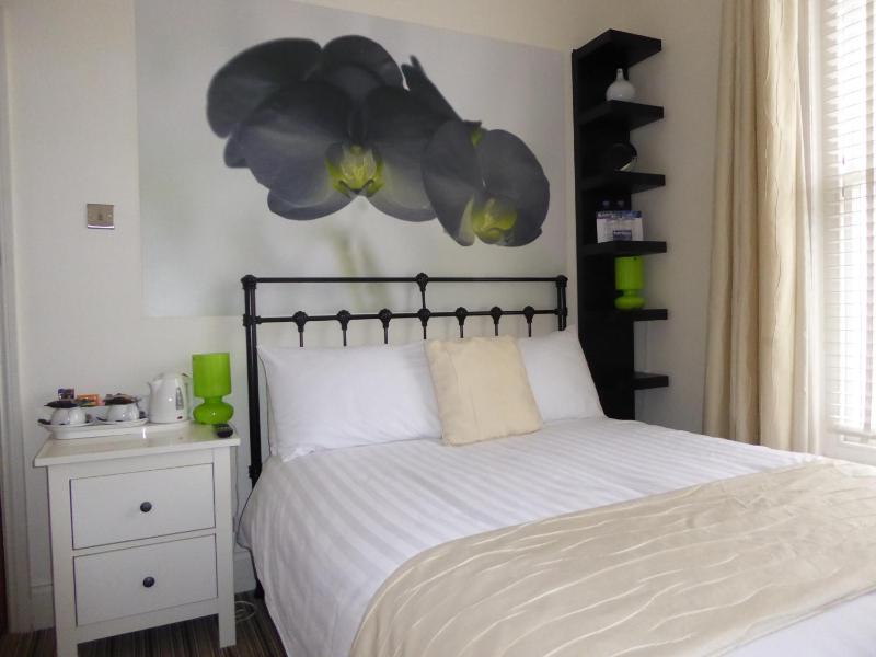 Double Room - Room 6 image 1