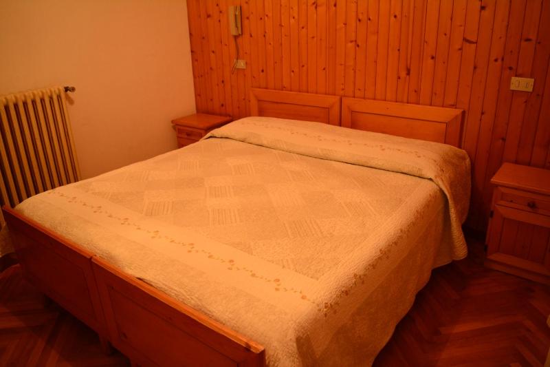 Economy Double Room image 3