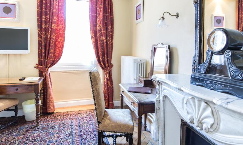 Traditional Double Room image 2